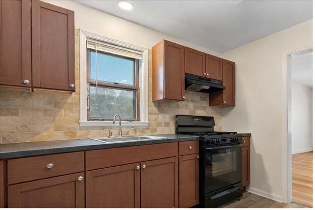 3301 N Ozanam Avenue, Chicago, IL 60634