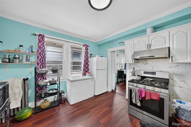 3844 Caniff Street, Hamtramck, MI 48212