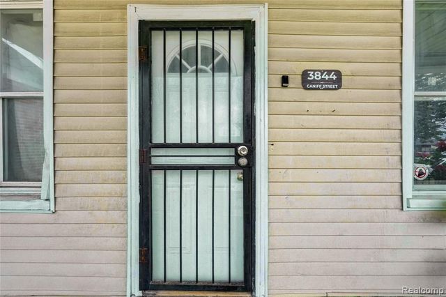 3844 Caniff Street, Hamtramck, MI 48212