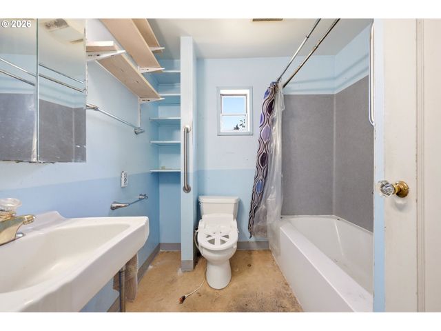 13646 Se RHINE St, Portland, OR 97236