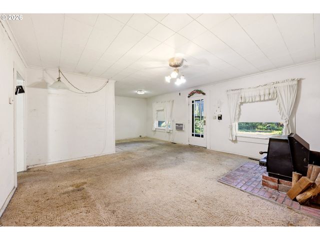 13646 Se RHINE St, Portland, OR 97236