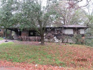 2701 Revere Street, Jackson, MS 39212
