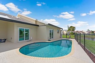 6425 N 96th Pl, Boynton Beach, FL 33437