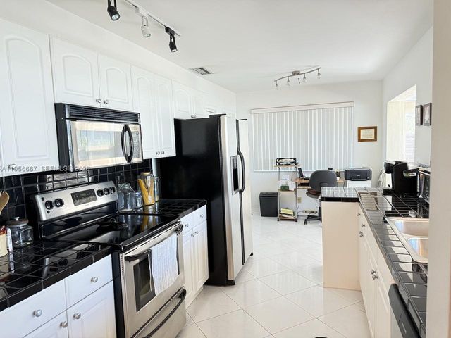 3205 Liberty St, Hollywood, FL 33021