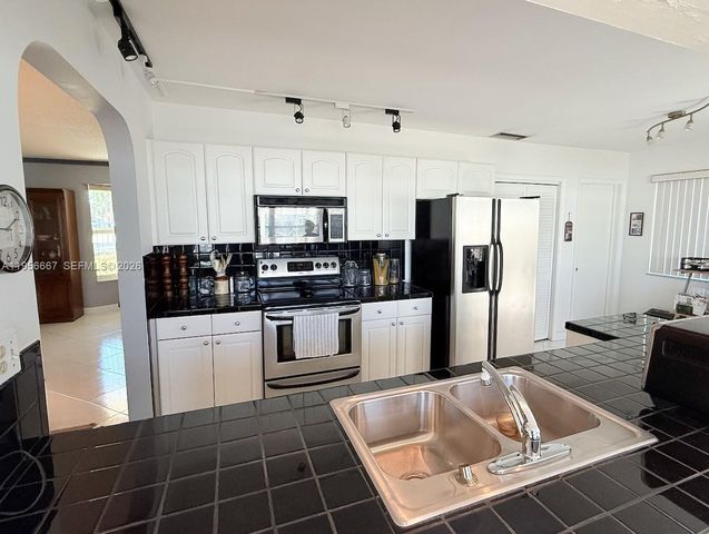 3205 Liberty St, Hollywood, FL 33021