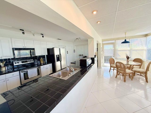 3205 Liberty St, Hollywood, FL 33021