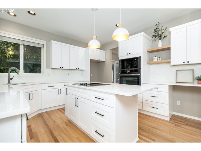 2011 Nw NEW HOPE Ct, Portland, OR 97229