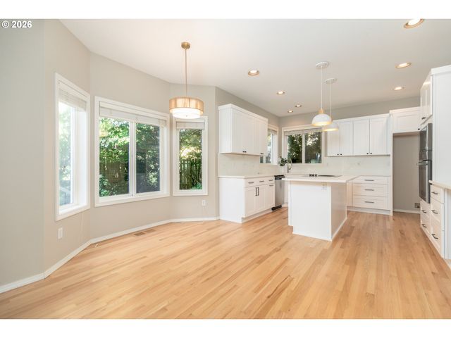 2011 Nw NEW HOPE Ct, Portland, OR 97229