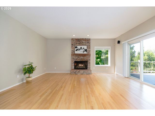 2011 Nw NEW HOPE Ct, Portland, OR 97229