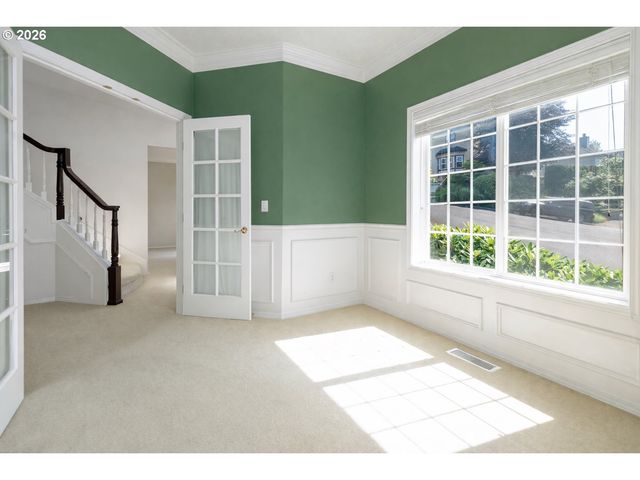 2011 Nw NEW HOPE Ct, Portland, OR 97229