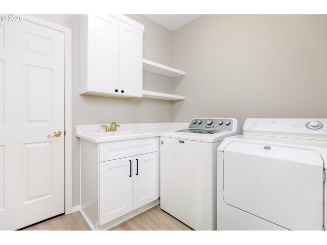 2011 Nw NEW HOPE Ct, Portland, OR 97229