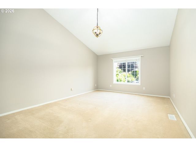 2011 Nw NEW HOPE Ct, Portland, OR 97229