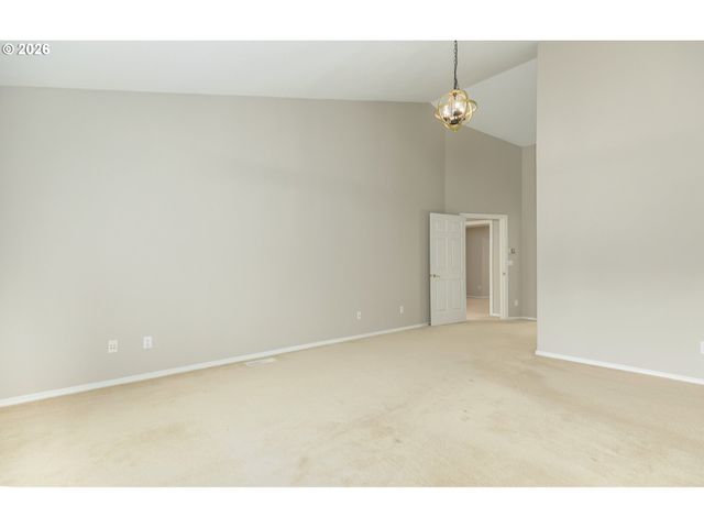 2011 Nw NEW HOPE Ct, Portland, OR 97229