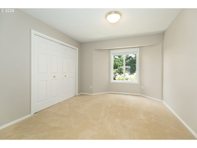 2011 Nw NEW HOPE Ct, Portland, OR 97229