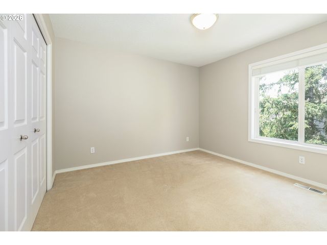 2011 Nw NEW HOPE Ct, Portland, OR 97229