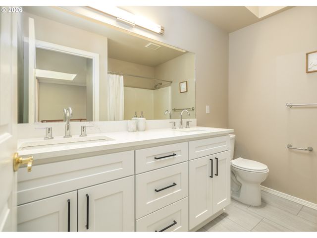 2011 Nw NEW HOPE Ct, Portland, OR 97229