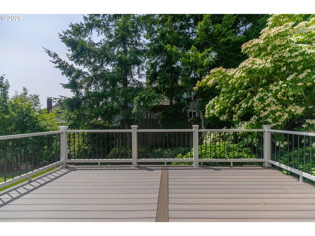 2011 Nw NEW HOPE Ct, Portland, OR 97229