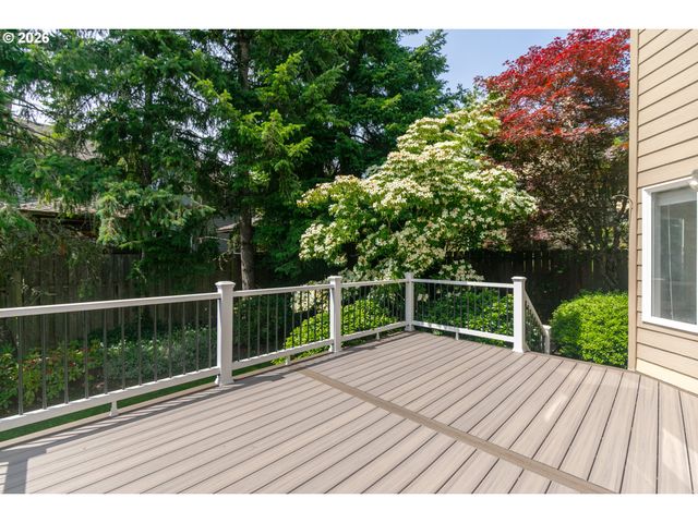 2011 Nw NEW HOPE Ct, Portland, OR 97229