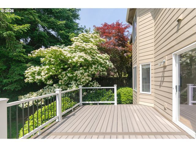 2011 Nw NEW HOPE Ct, Portland, OR 97229