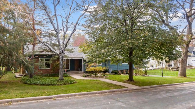 6015 Saxony Road, Edina, MN 55436