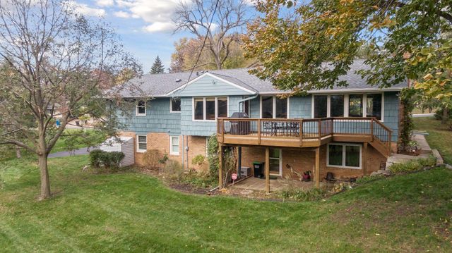 6015 Saxony Road, Edina, MN 55436