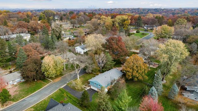 6015 Saxony Road, Edina, MN 55436