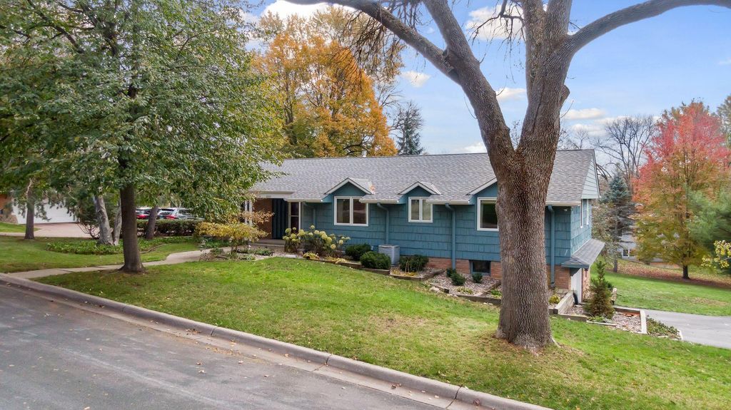 6015 Saxony Road, Edina, MN 55436