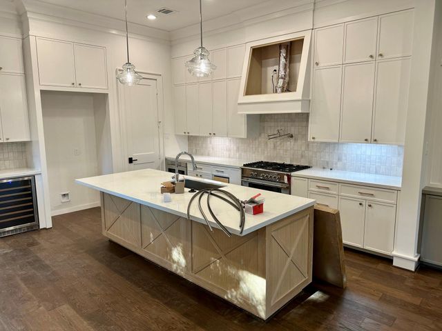 2434 Quenby Street, Houston, TX 77005