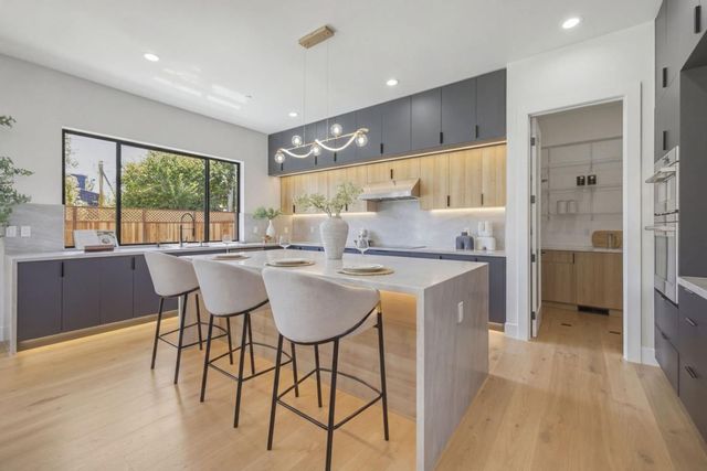 1691 S Springer Road, Mountain View, CA 94040