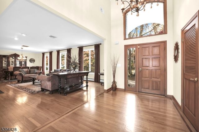 738 Ridge Rd, Kinnelon Boro, NJ 07405