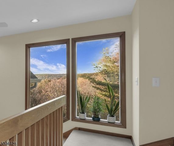 738 Ridge Rd, Kinnelon Boro, NJ 07405