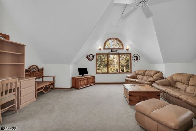 738 Ridge Rd, Kinnelon Boro, NJ 07405