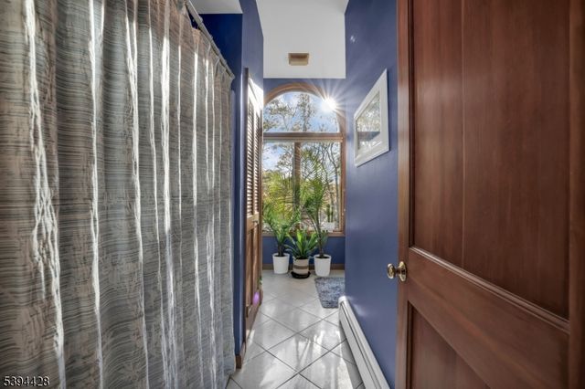 738 Ridge Rd, Kinnelon Boro, NJ 07405