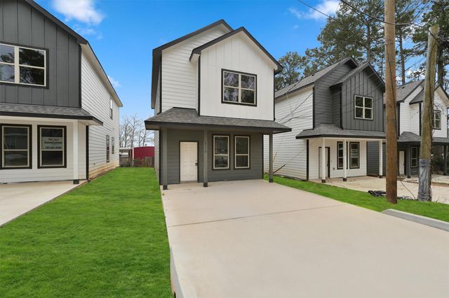 10176 Barberry Street, Willis, TX 77318