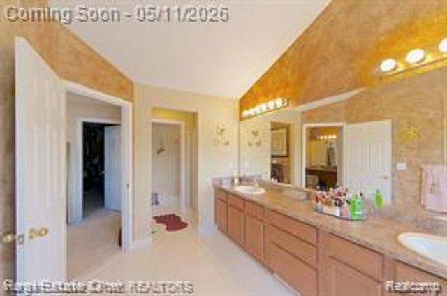 5370 Plantation Drive, Commerce Twp, MI 48382