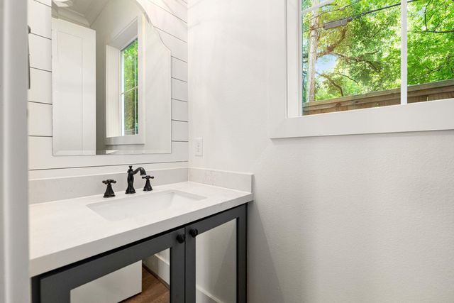 506 W Cottage Street A, Houston, TX 77009