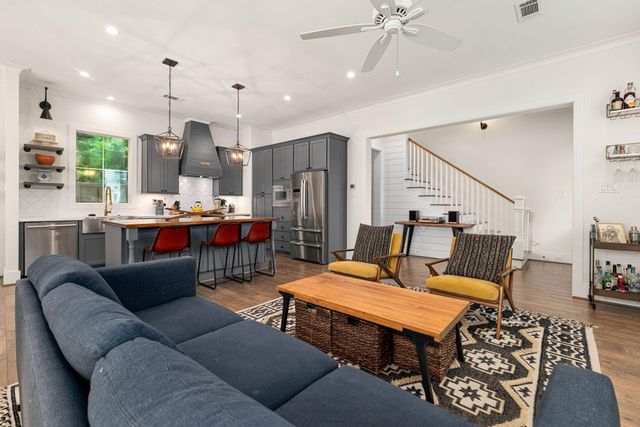 506 W Cottage Street A, Houston, TX 77009
