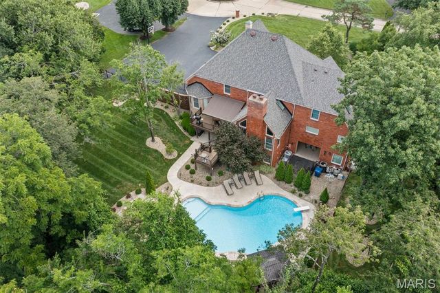 2401 Wexford Woods Court, Town And Country, MO 63131