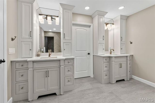 2401 Wexford Woods Court, Town And Country, MO 63131