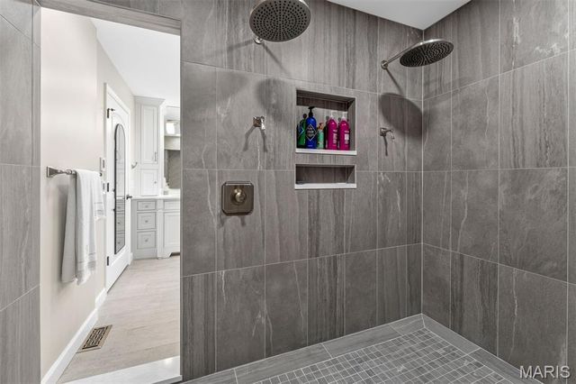 2401 Wexford Woods Court, Town And Country, MO 63131