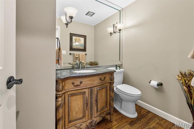 2401 Wexford Woods Court, Town And Country, MO 63131