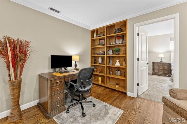 2401 Wexford Woods Court, Town And Country, MO 63131