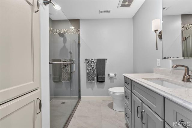 2401 Wexford Woods Court, Town And Country, MO 63131