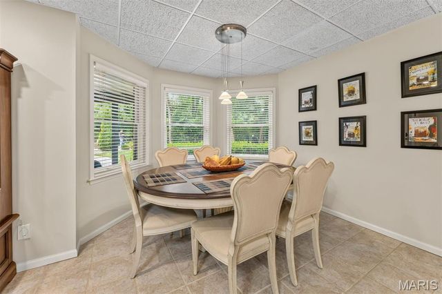 2401 Wexford Woods Court, Town And Country, MO 63131