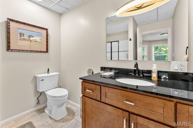 2401 Wexford Woods Court, Town And Country, MO 63131