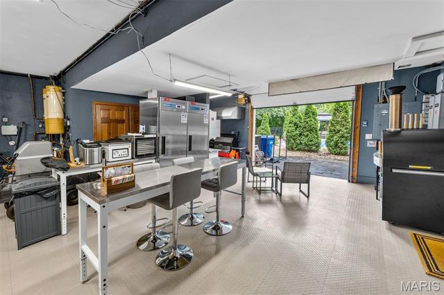 2401 Wexford Woods Court, Town And Country, MO 63131