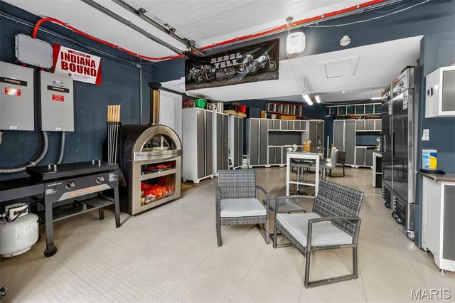 2401 Wexford Woods Court, Town And Country, MO 63131