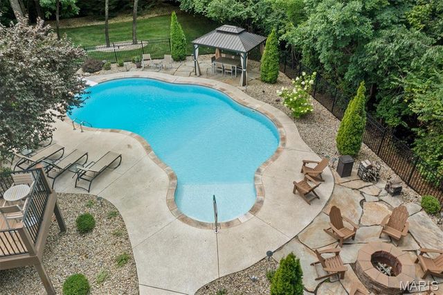 2401 Wexford Woods Court, Town And Country, MO 63131