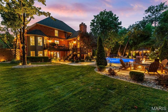 2401 Wexford Woods Court, Town And Country, MO 63131