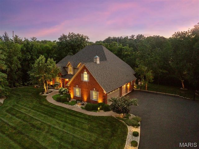 2401 Wexford Woods Court, Town And Country, MO 63131